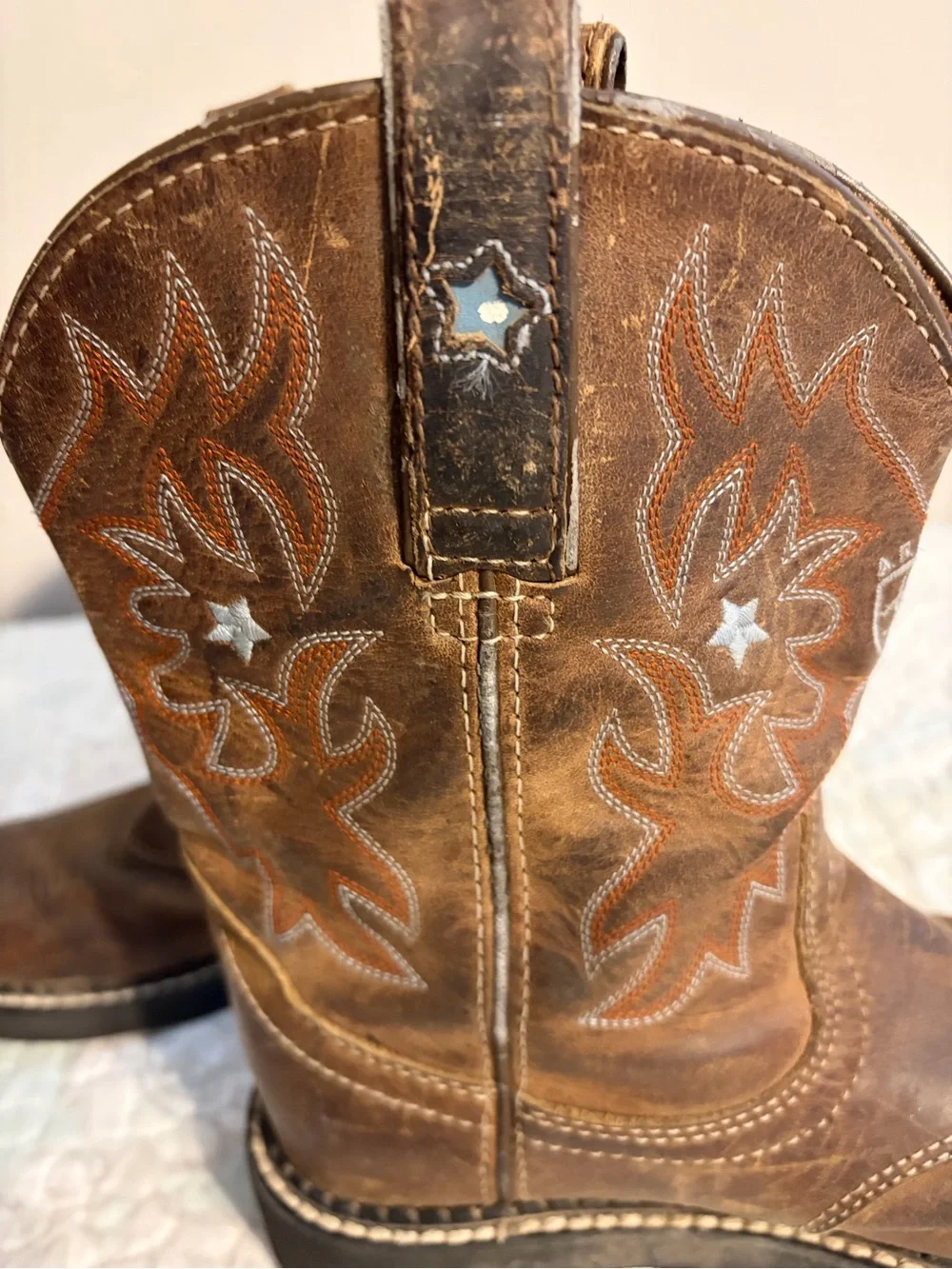 Ariat Chestnut Leather Round Toe Western Cowgirl Boots with Stars
